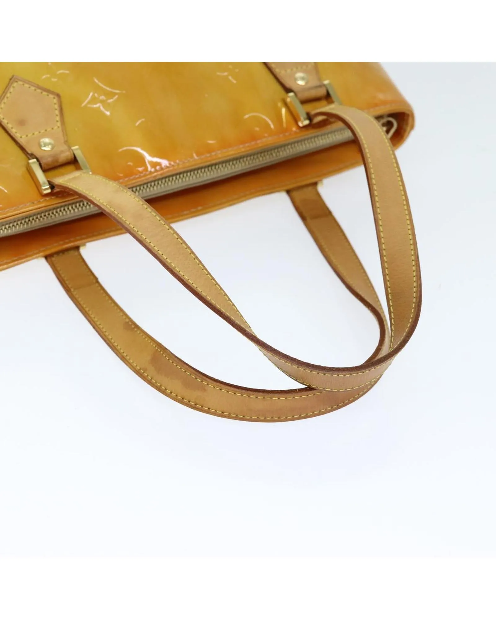 Beige Patent Leather Hand Bag with Accessories - Rank C