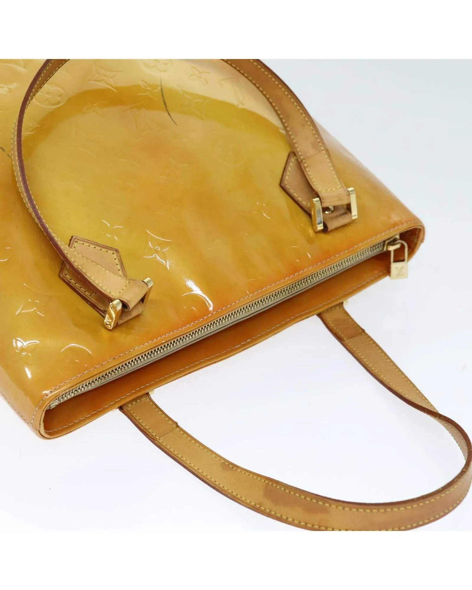 Beige Patent Leather Hand Bag with Accessories - Rank C