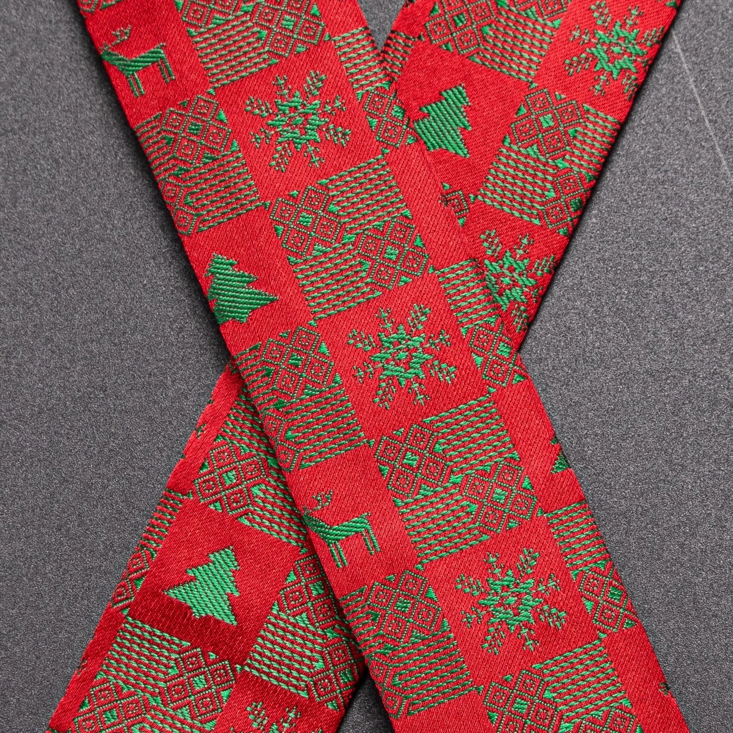 Christmas Red Green Tree Novelty Y Back Brace Clip-on Men's Suspender with Bow Tie Set