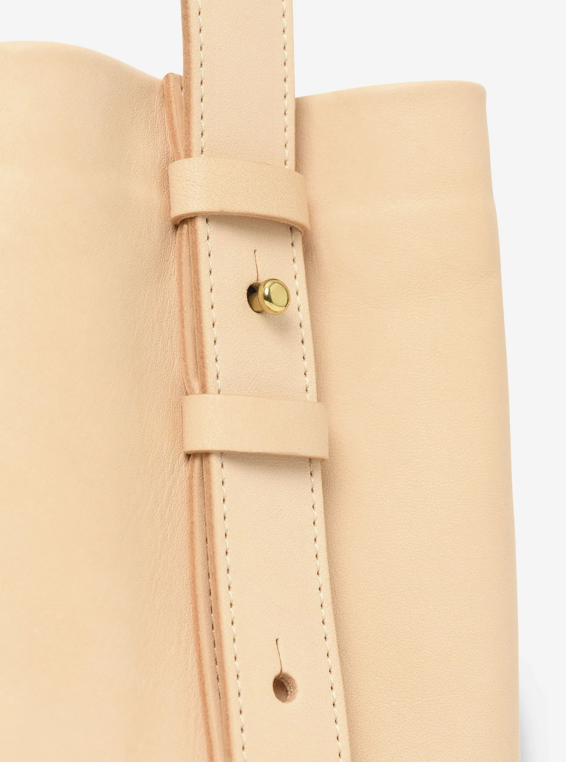 LEATHER BUCKET BAG "AB 103.1" IN NATURAL