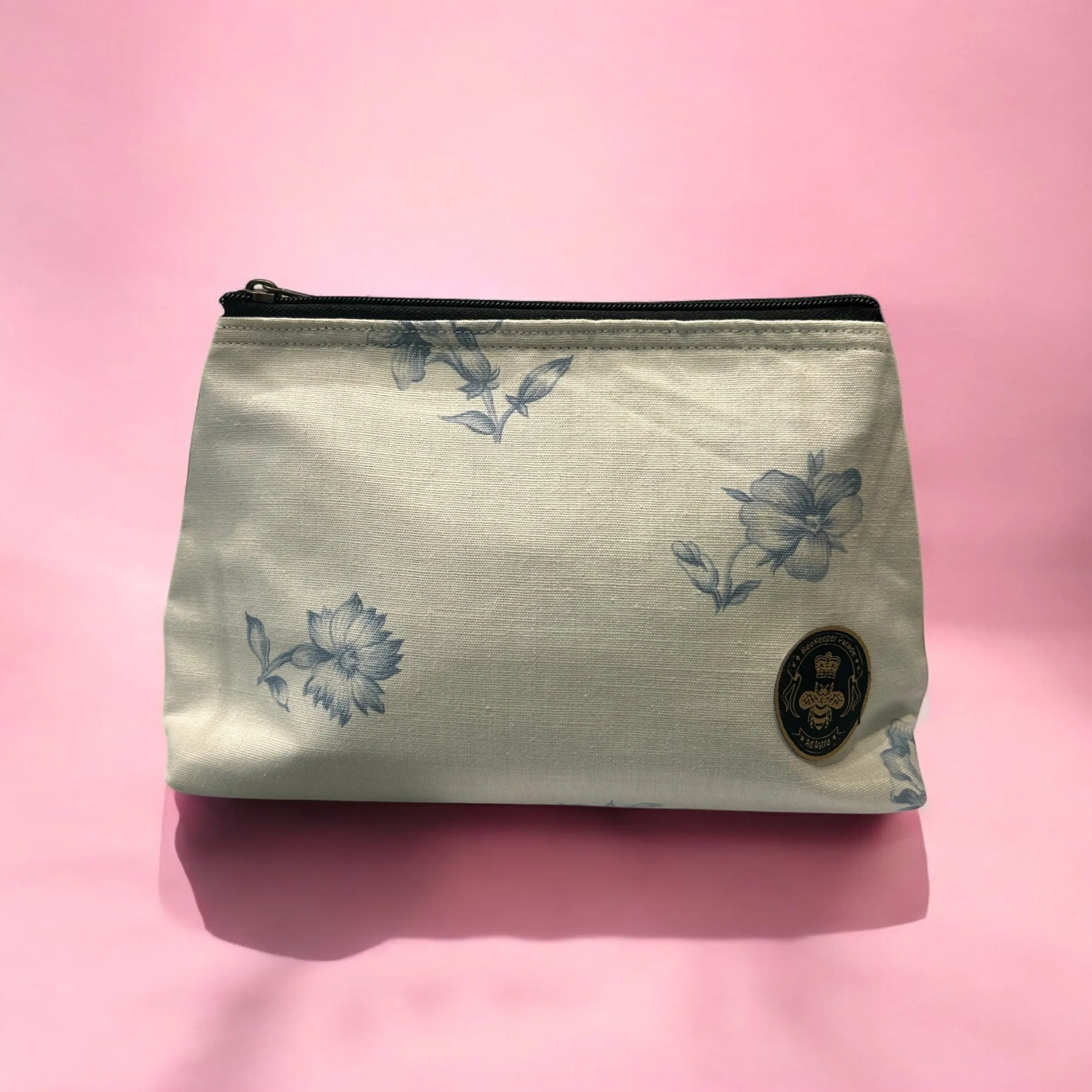 THE BLUE FLOWER DEN Large Toiletry   Makeup Bag